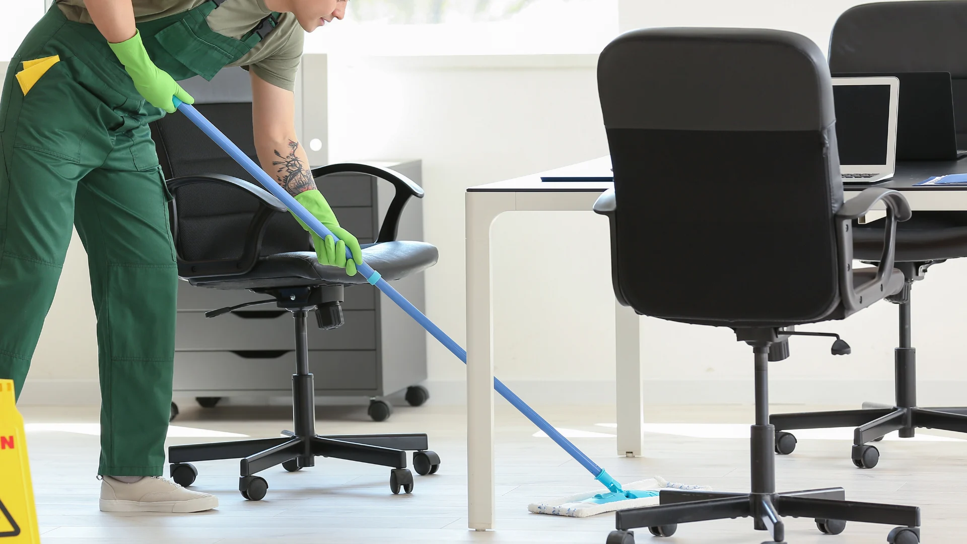 Office Cleaning, (4)