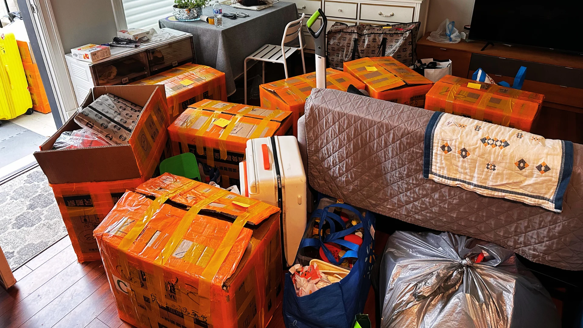 Storage Solution, (4)